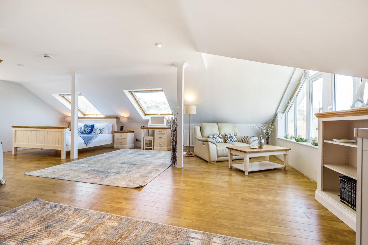 Carbis Bay - Luxury 3 Bed Penthouse Apartment With Sea Views Parking Sauna Balcony Екстериор снимка